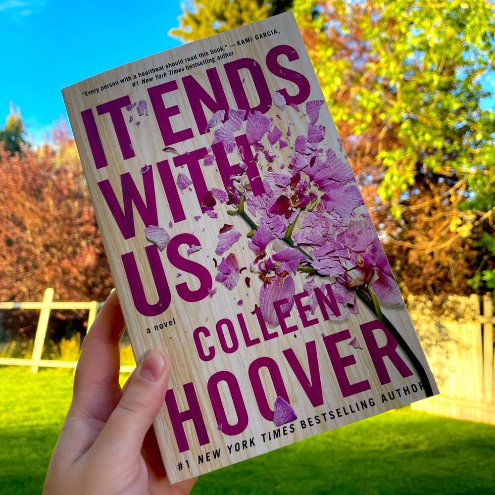 It Ends With Us - Book by Colleen Hoover